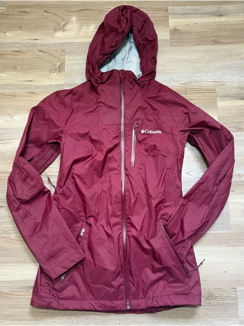 Women's Columbia Omni-Tech waterproof rain jacket Burgundy